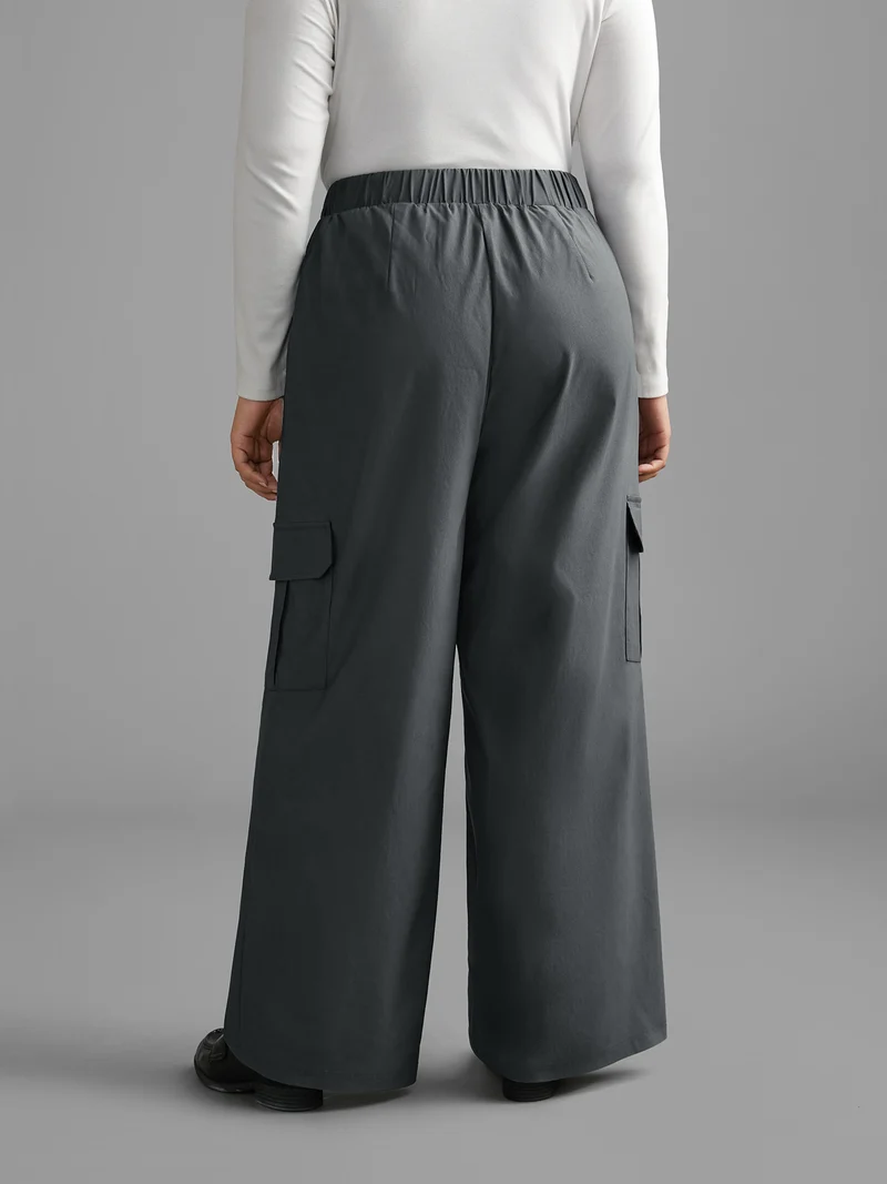 Solid Elastic Waist Patched Pocket Pants