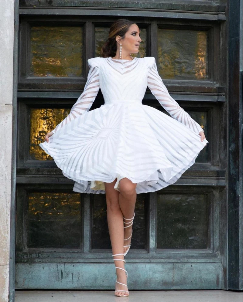 Vente Robe Minelli à sequins blanc
