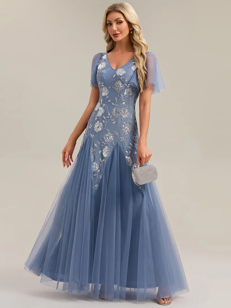 ever ORLA|Robe longue à manches courtes en sequins avec volants et décolleté en V