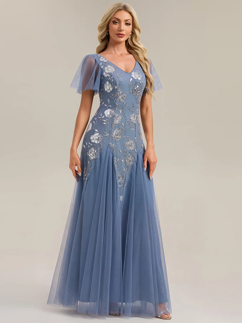 ever ORLA|Robe longue à manches courtes en sequins avec volants et décolleté en V