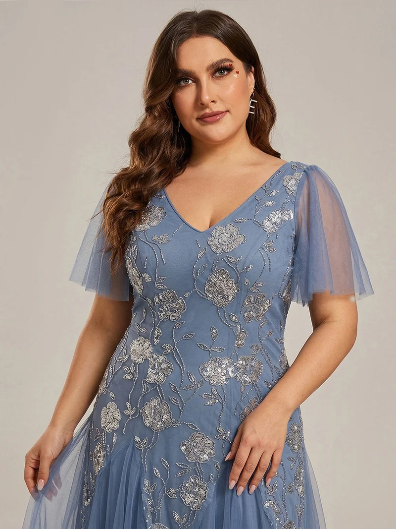 ever ORLA|Robe longue à manches courtes en sequins avec volants et décolleté en V