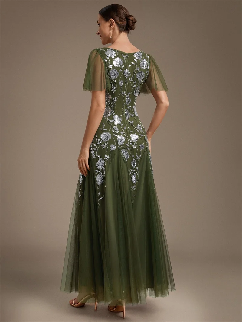 ever ORLA|Robe longue à manches courtes en sequins avec volants et décolleté en V