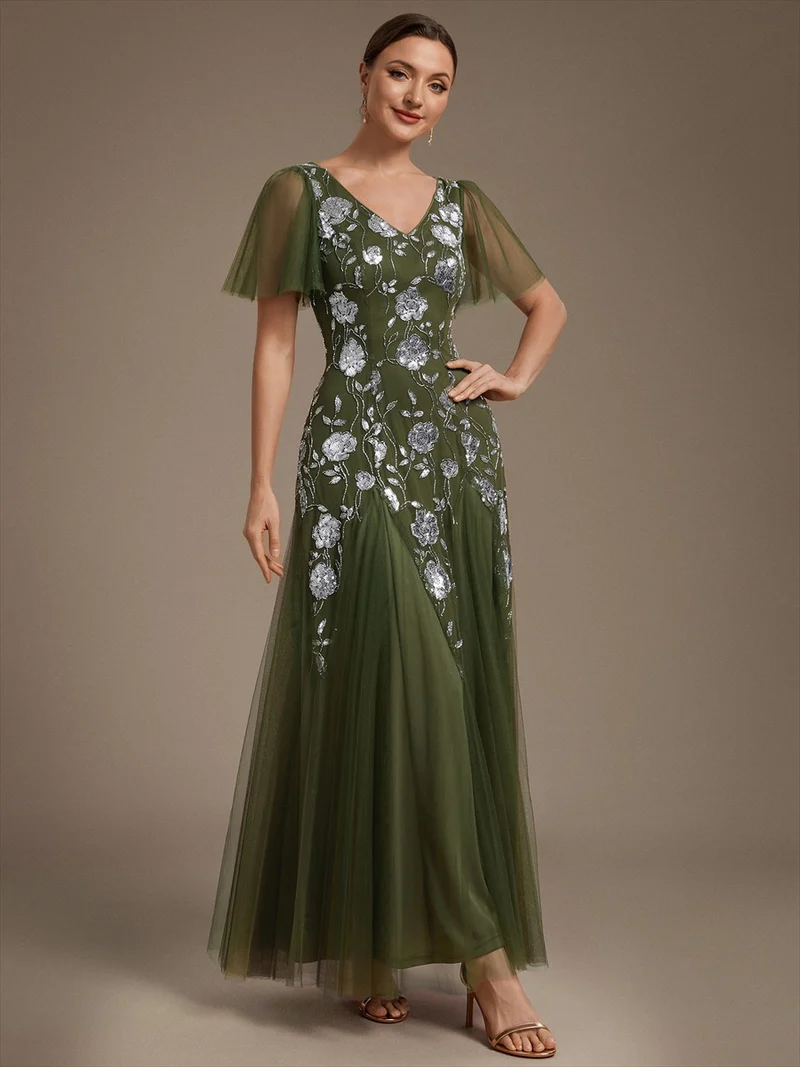 ever ORLA|Robe longue à manches courtes en sequins avec volants et décolleté en V