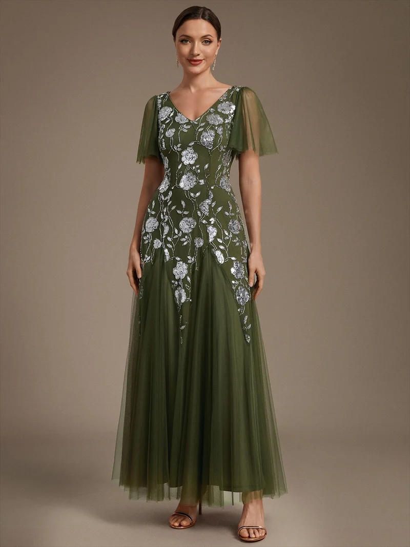 ever ORLA|Robe longue à manches courtes en sequins avec volants et décolleté en V