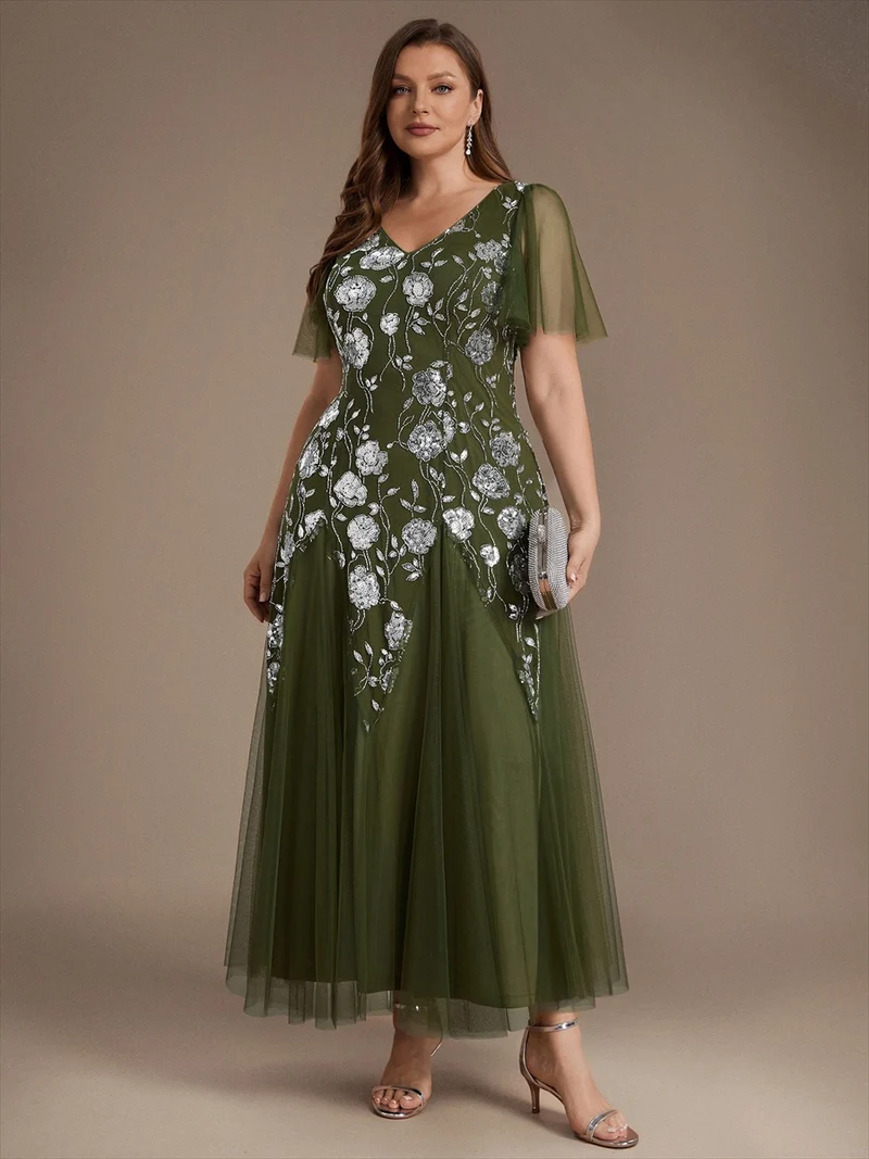 ever ORLA|Robe longue à manches courtes en sequins avec volants et décolleté en V