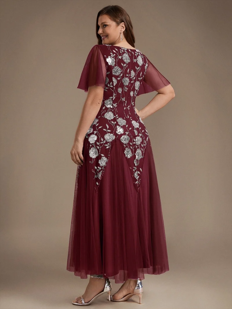 ever ORLA|Robe longue à manches courtes en sequins avec volants et décolleté en V