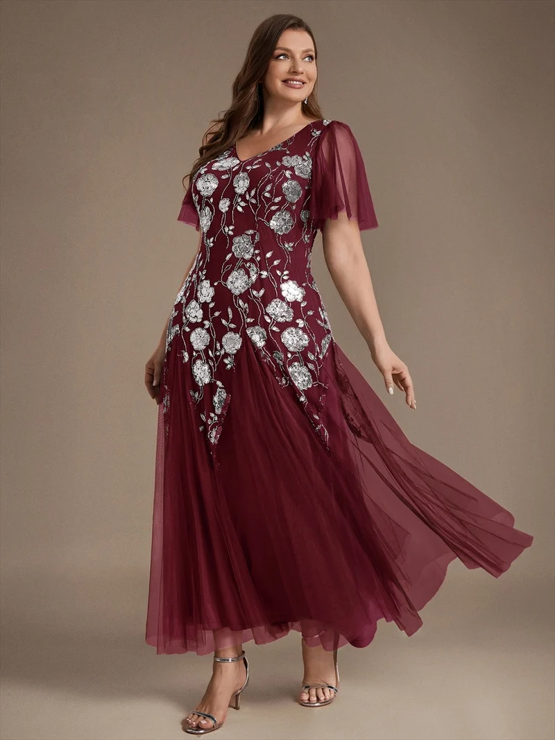 ever ORLA|Robe longue à manches courtes en sequins avec volants et décolleté en V