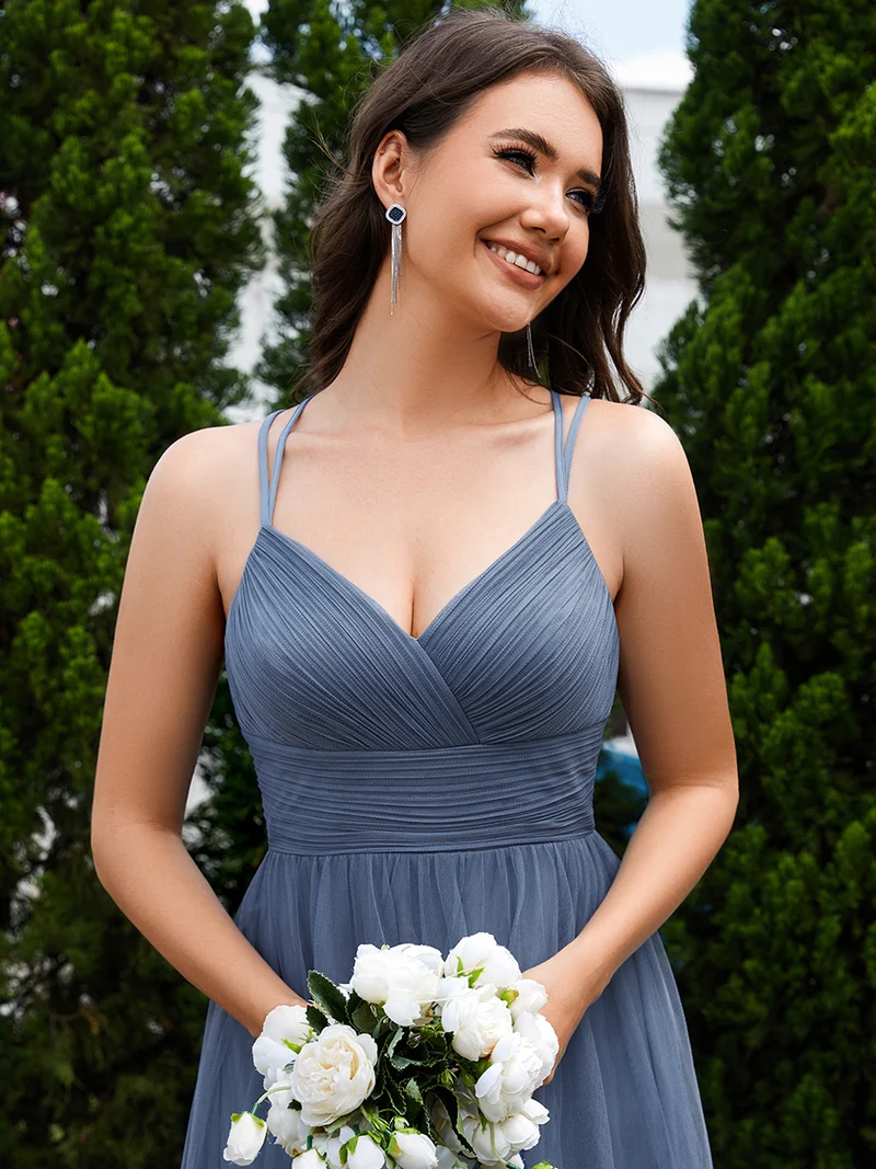 Robe longue sans manches à décolleté en V profond avec plissé et finition en dentelle à frange Robe de demoiselle d'honneur