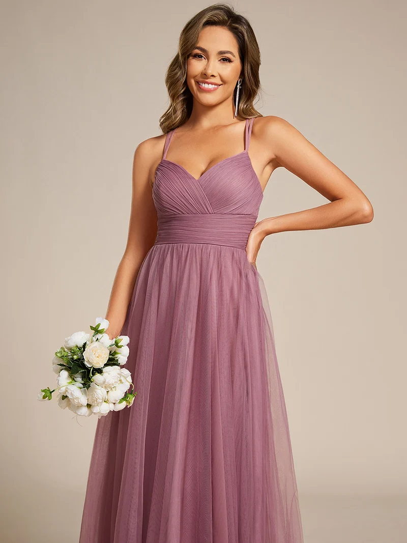 Robe longue sans manches à décolleté en V profond avec plissé et finition en dentelle à frange Robe de demoiselle d'honneur