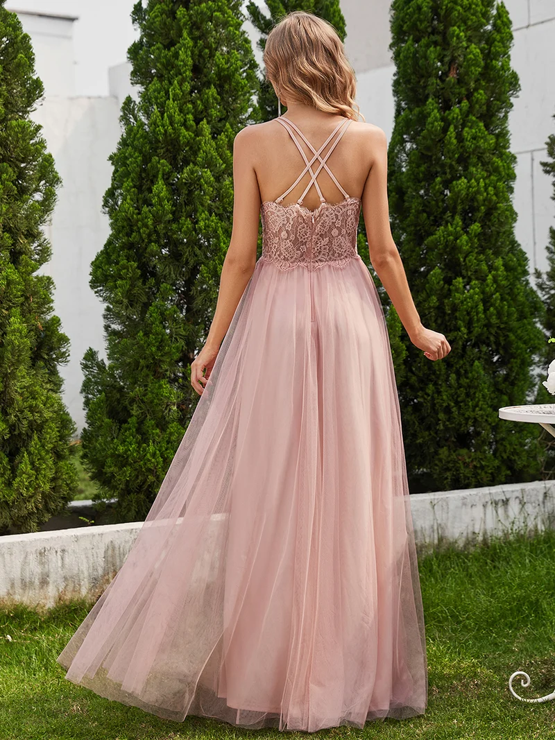 Robe longue sans manches à décolleté en V profond avec plissé et finition en dentelle à frange Robe de demoiselle d'honneur
