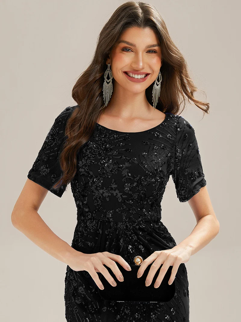 Robe de soirée chic sans bretelles en stretch haut avec détail froncé et col rond longueur midi