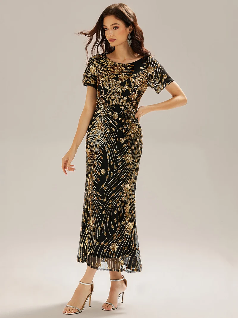 Robe de soirée chic sans bretelles en stretch haut avec détail froncé et col rond longueur midi