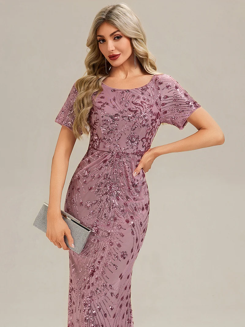 Robe de soirée chic sans bretelles en stretch haut avec détail froncé et col rond longueur midi