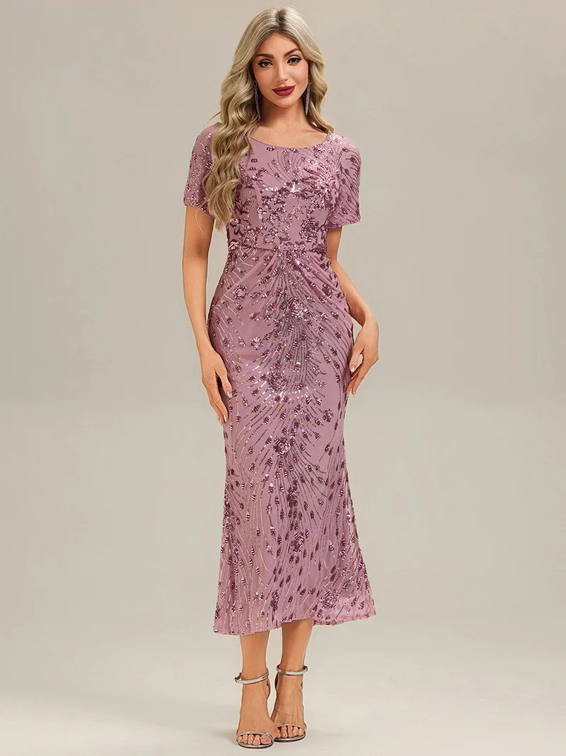 Robe de soirée chic sans bretelles en stretch haut avec détail froncé et col rond longueur midi