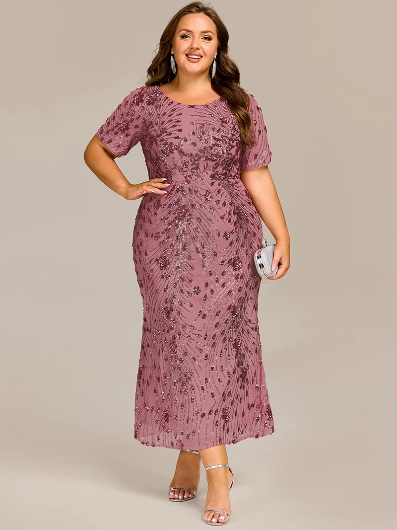 Robe de soirée chic sans bretelles en stretch haut avec détail froncé et col rond longueur midi
