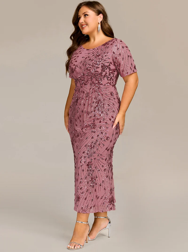 Robe de soirée chic sans bretelles en stretch haut avec détail froncé et col rond longueur midi