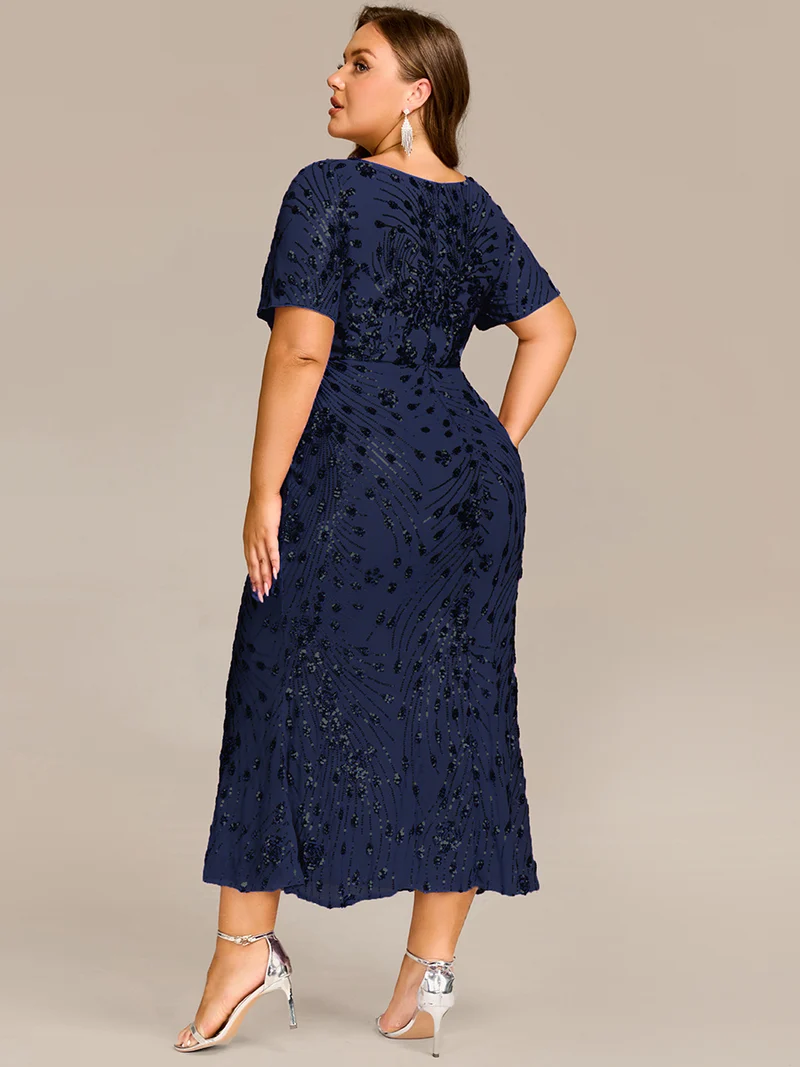 Robe de soirée chic sans bretelles en stretch haut avec détail froncé et col rond longueur midi
