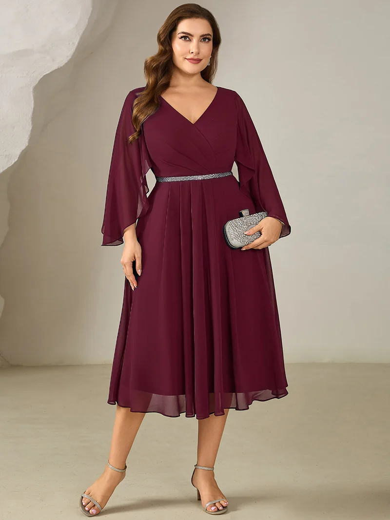 pretty WYNN|Robe midi A ligne à encolure en V profond à volants et manches trois quarts grande taille avec accent chaîne Robes d'invité de mariage