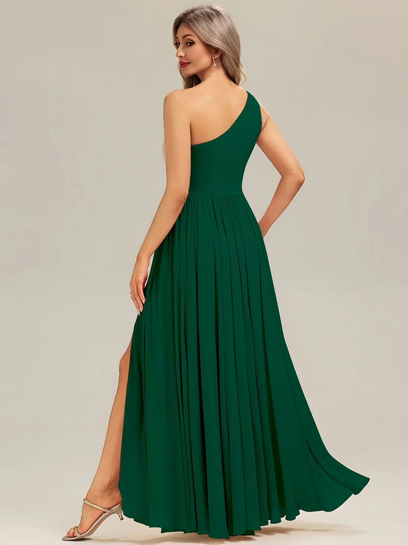 Robe de demoiselle d'honneur longue asymétrique sans manches plissée en A avec fente haute sur la cuisse