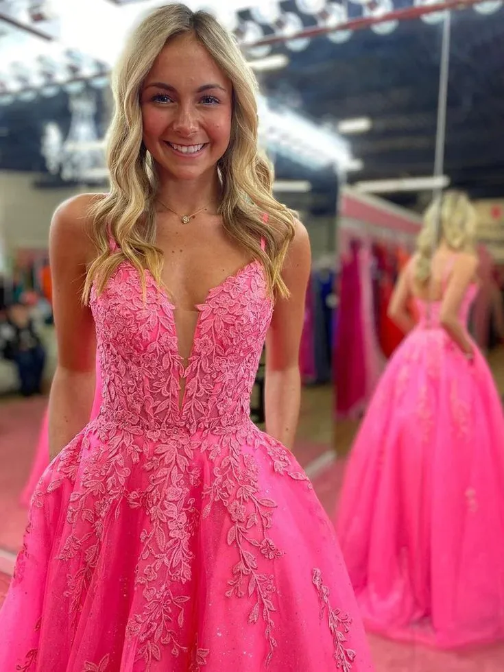 Robe de soirée longue rose en tulle et dentelle à col en V