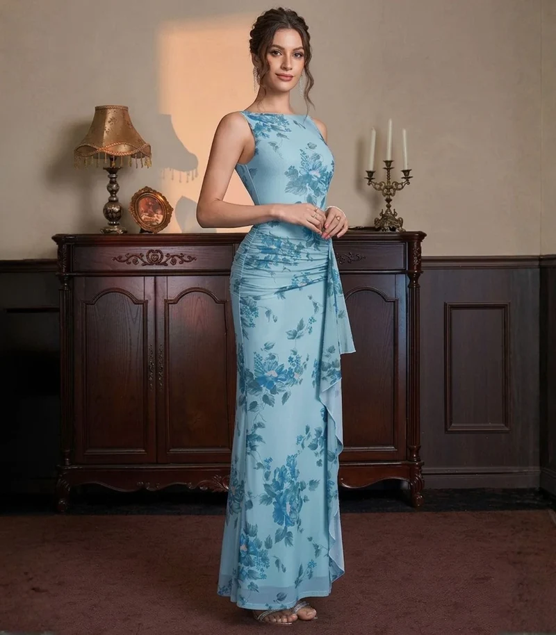 Robe de soirée bleu clair à motif floral