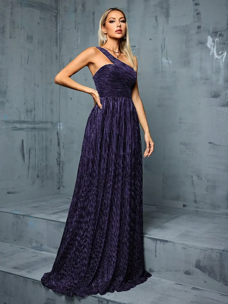 Robe de soirée longue bleue à une épaule avec fil métallique