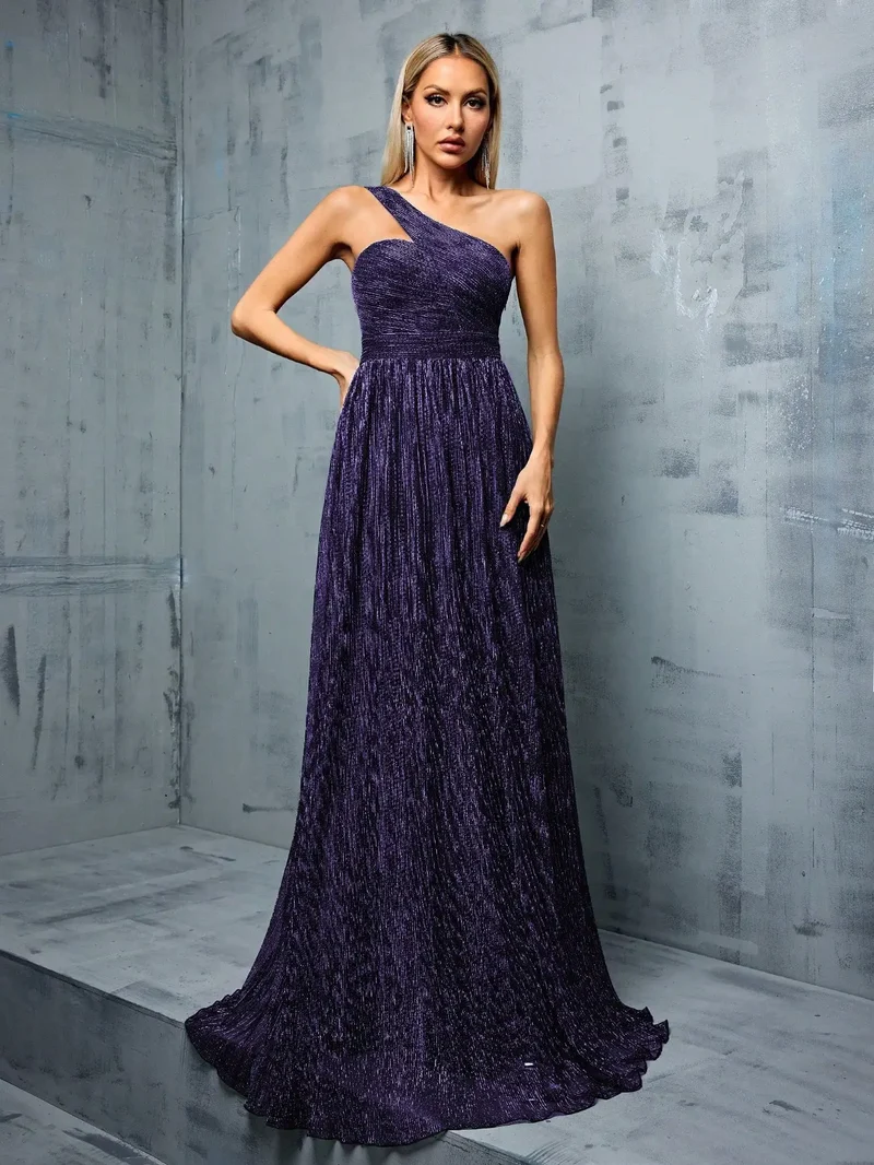 Robe de soirée longue bleue à une épaule avec fil métallique