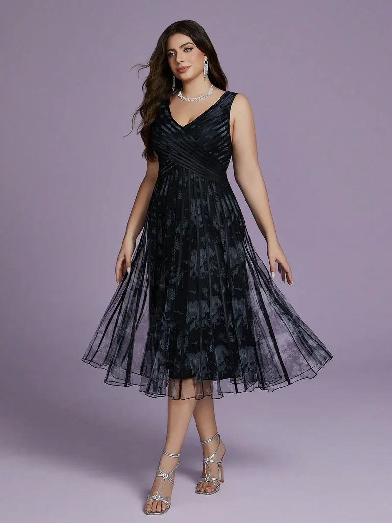 Robe de soirée noire grande taille à imprimé maillé