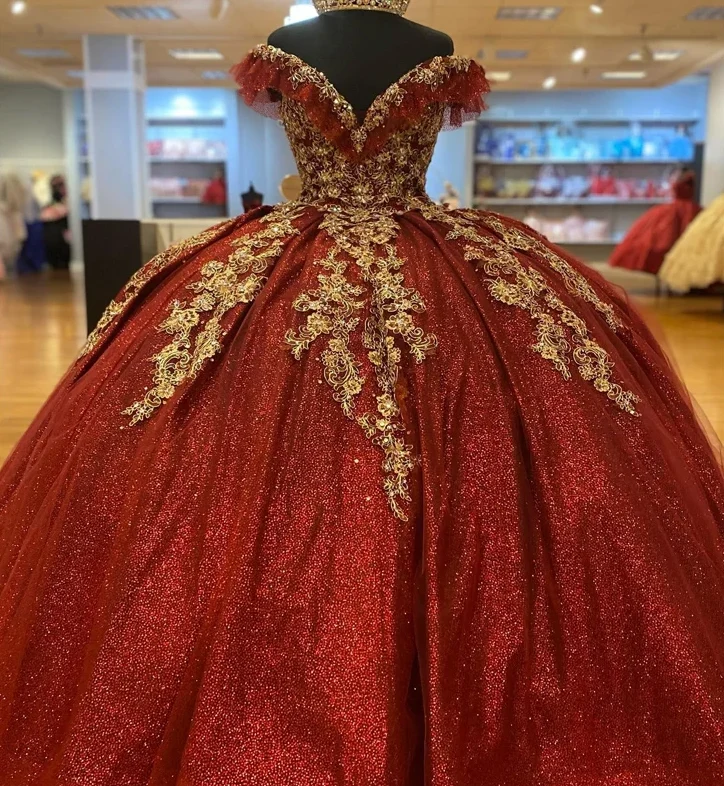 Robe de bal Quinceanera rouge foncé à paillettes et à lacets en tulle