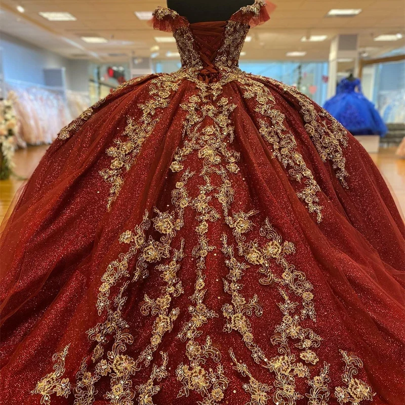 Robe de bal Quinceanera rouge foncé à paillettes et à lacets en tulle