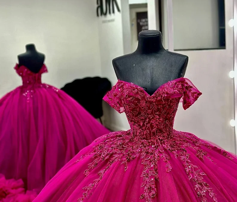 Robe de bal princesse Quinceanera en tulle à volants et appliqués