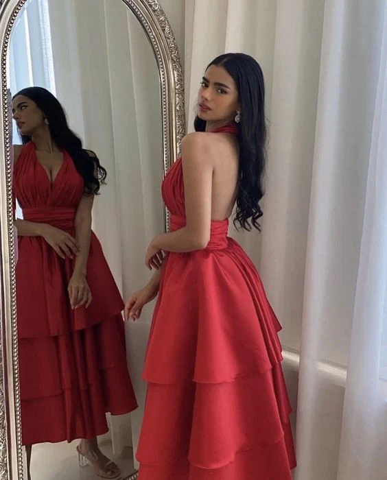 Robe de soirée trapèze en satin plissé, dos nu, longueur thé, rouge