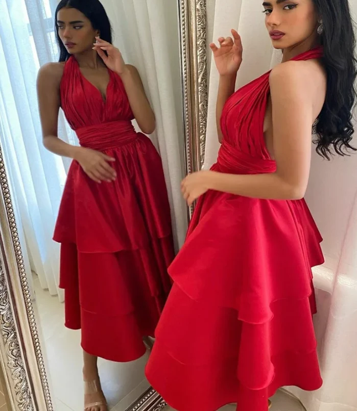 Robe de soirée trapèze en satin plissé, dos nu, longueur thé, rouge