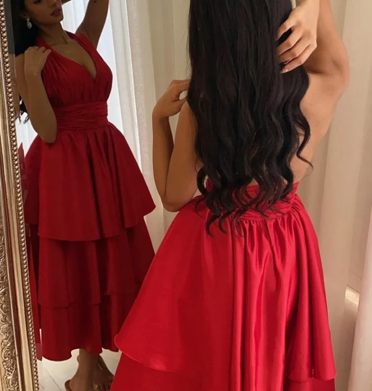Robe de soirée trapèze en satin plissé, dos nu, longueur thé, rouge