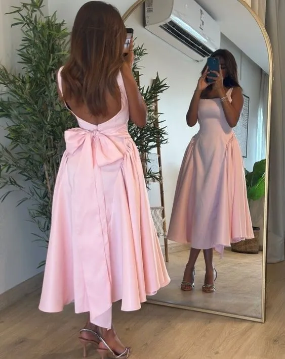 Robe de bal mi-longue en satin rose, sans manches, avec fermeture éclair