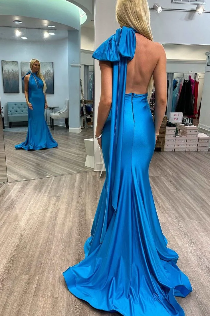 Robe de soirée sirène dos nu en satin bleu roi