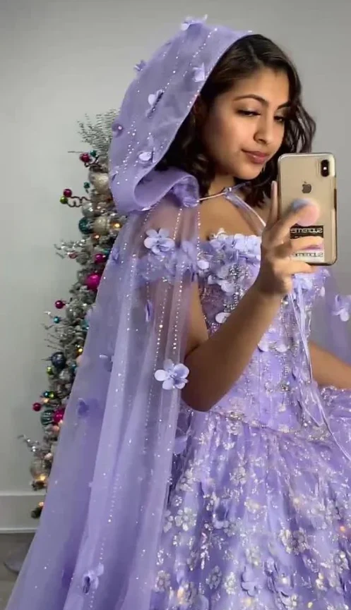 Robe de bal en tulle à lacets avec soutien-gorge intégré