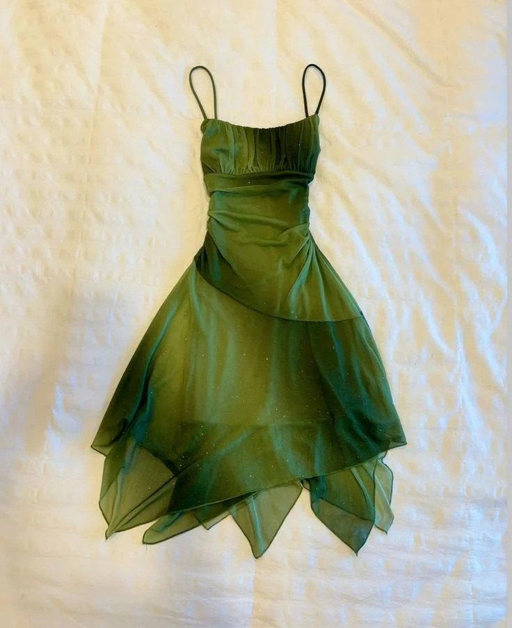 Robe de soirée trapèze en tulle vert brillant à plusieurs niveaux