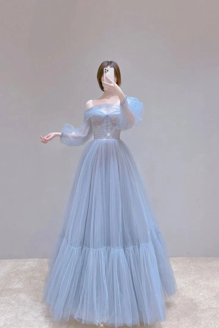 Robe de bal longue en tulle bleu avec soutien-gorge intégré et fermeture éclair