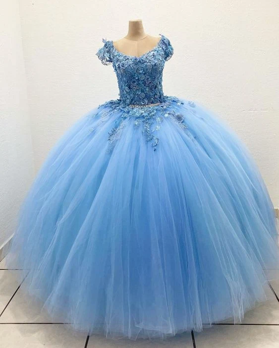 Robe de bal longue en tulle bleu avec corset à lacets