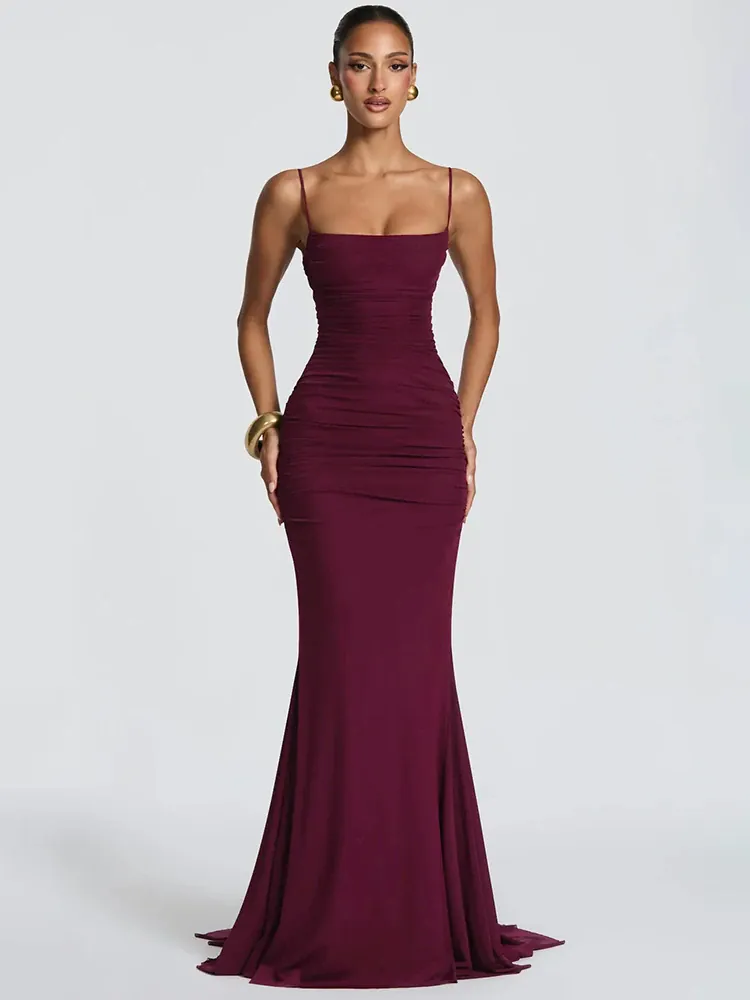 Robe longue moulante à bretelles fines et dos nu