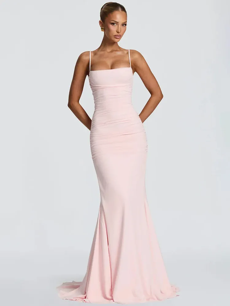 Robe longue moulante à bretelles fines et dos nu