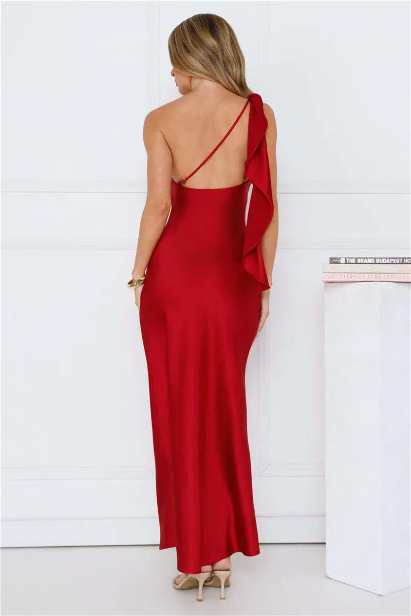 Robe de soirée longue à une épaule en satin