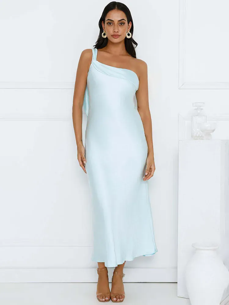 Robe de soirée longue à une épaule en satin