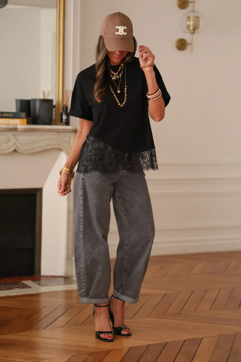 Tee-shirt noir en dentelle