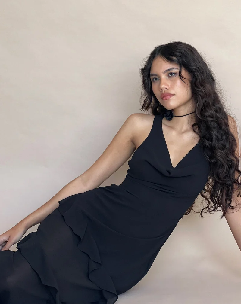 Otna - Robe longue en mousseline à volants - Noir