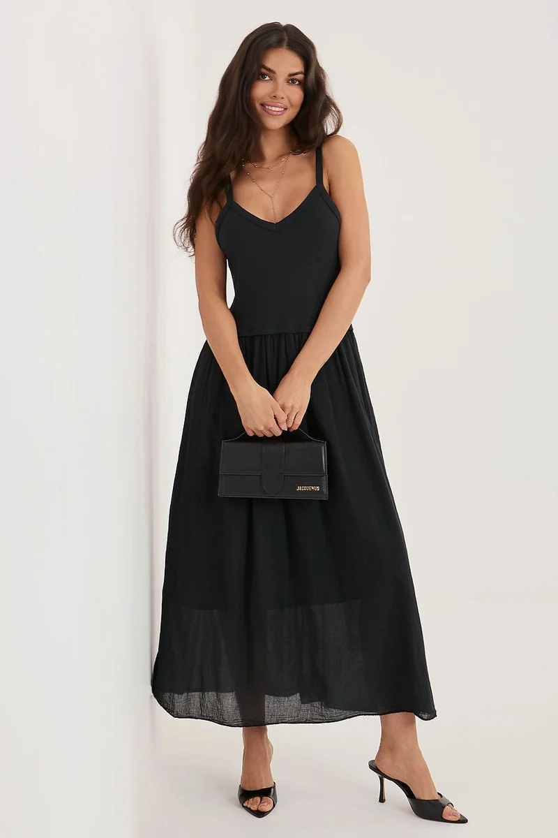 Robe été longue noire à bretelles