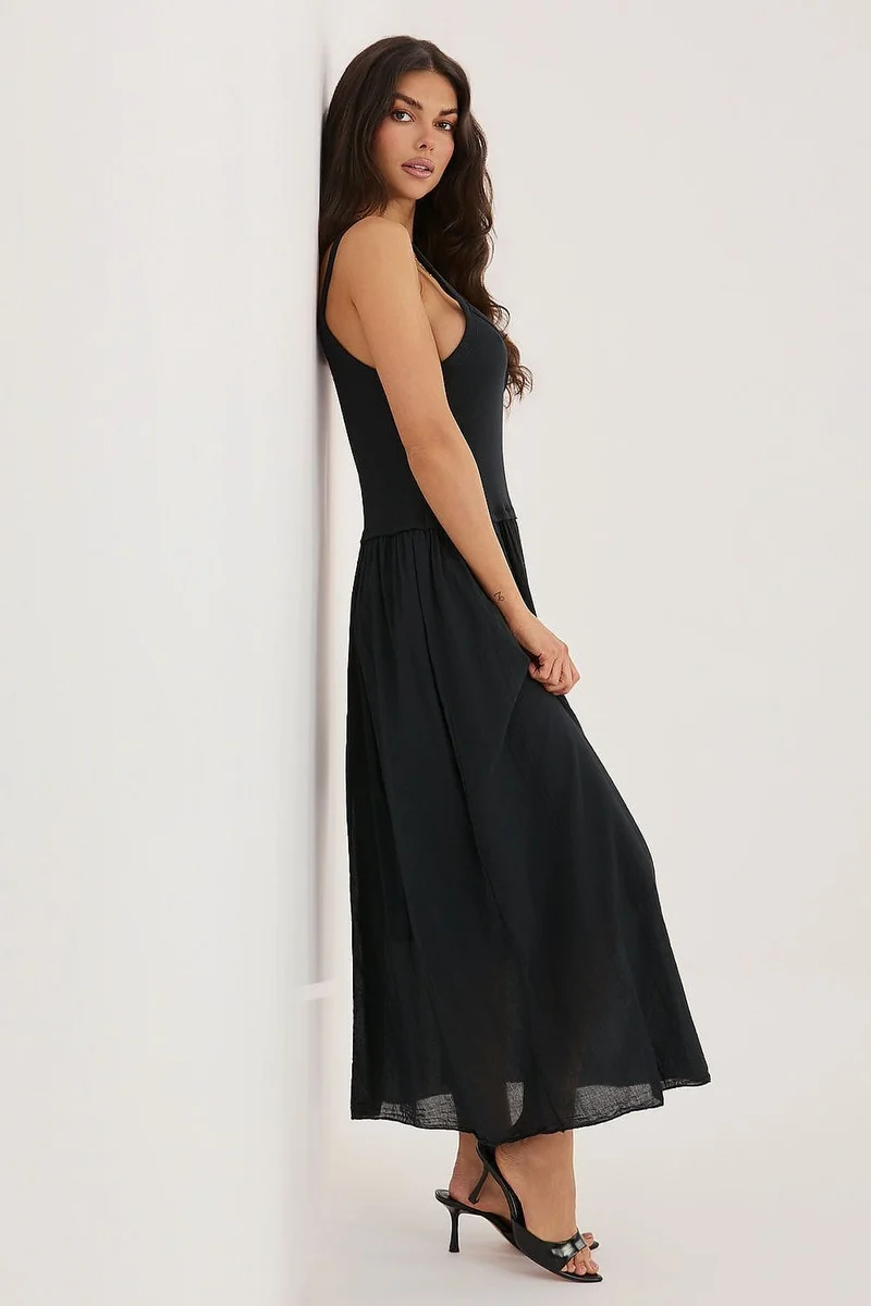 Robe été longue noire à bretelles
