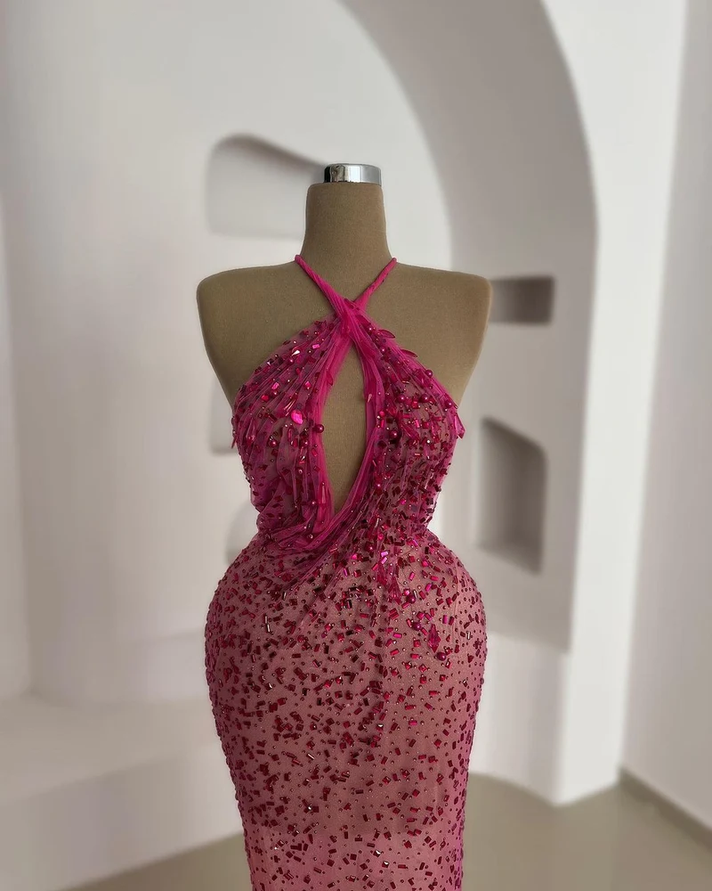 Robe de bal élégante à sequins roses et col licou - Robe de soirée sans manches