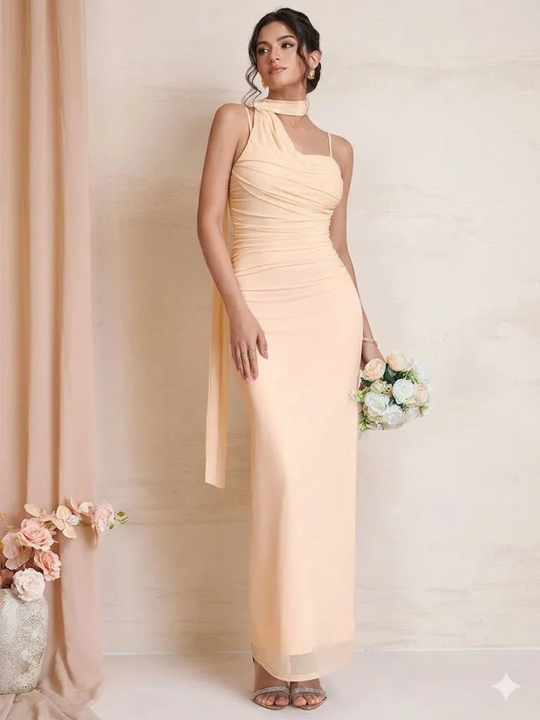 Robe demoiselle d'honneur beige longue moulante